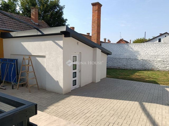 Eladó téglalakás, Cegléden 22.9 M Ft, 3 szobás