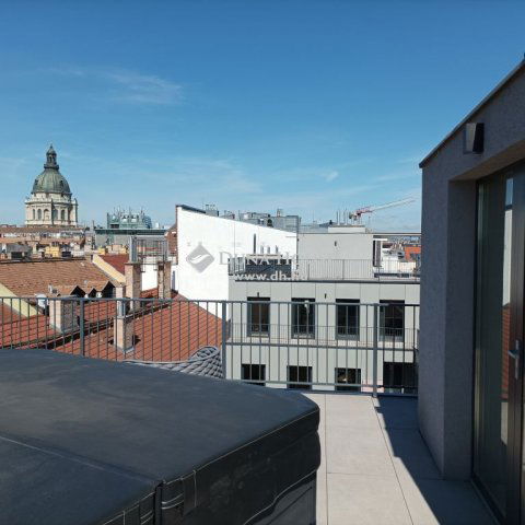 Eladó téglalakás, Budapesten, VI. kerületben 102.88 M Ft