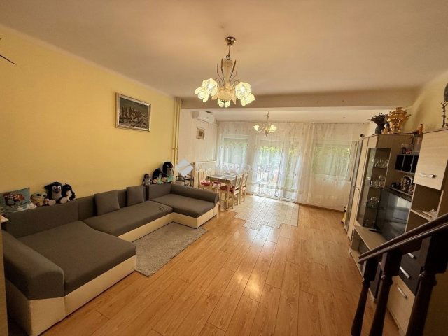 Eladó téglalakás, Székesfehérvárott 90 M Ft, 3 szobás