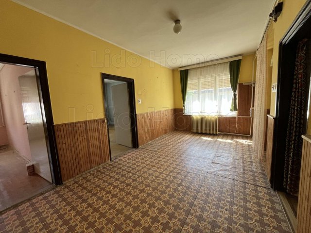 Eladó családi ház, Zircen 64.9 M Ft, 3 szobás