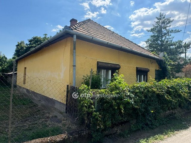 Eladó családi ház, Poroszlón 25 M Ft, 3 szobás