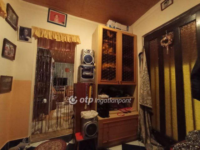 Eladó családi ház, Taron 18 M Ft, 4 szobás