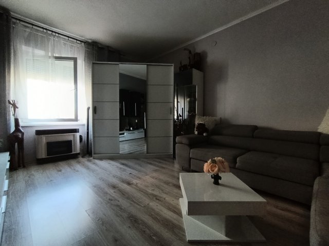 Eladó téglalakás, Várpalotán 29 M Ft, 1 szobás