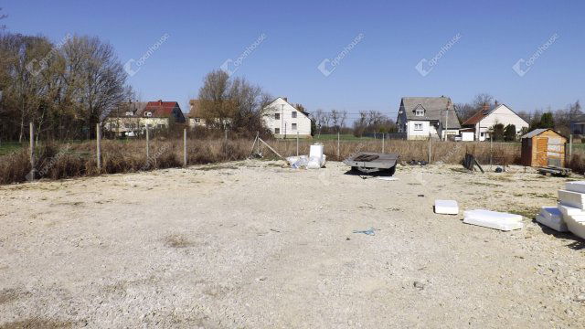 Eladó telek, Pápán 4.7 M Ft / költözzbe.hu