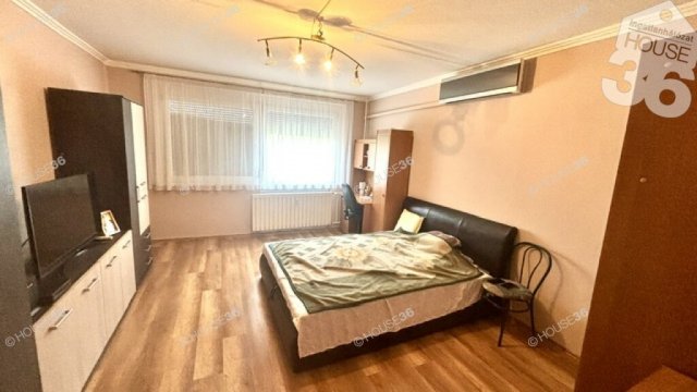 Eladó panellakás, Kiskunfélegyházán 34.9 M Ft, 2 szobás