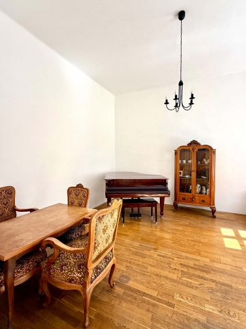 Eladó téglalakás, Budapesten, III. kerületben, Lajos utcában