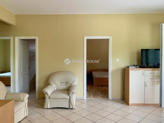 Kiadó családi ház, albérlet, Siófokon 350 E Ft / hó, 4 szobás