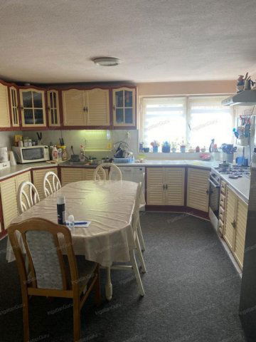 Eladó családi ház, Kecskeméten 149 M Ft, 7 szobás