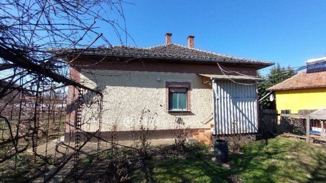 Eladó családi ház, Dévaványán 14 M Ft, 2 szobás