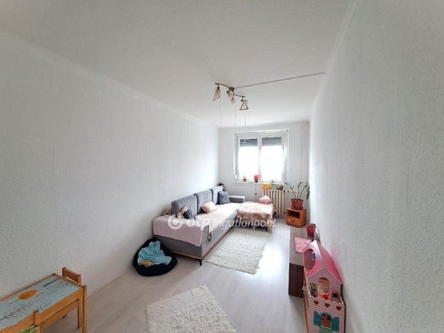 Eladó panellakás, Kecskeméten 47.5 M Ft, 2 szobás
