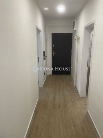 Eladó téglalakás, Pécsett 64.9 M Ft, 2 szobás