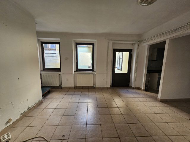 Eladó téglalakás, Pápán 28 M Ft / költözzbe.hu