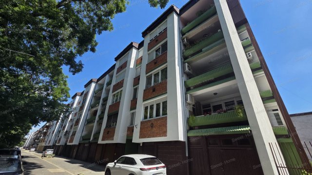 Eladó téglalakás, Kecskeméten 42 M Ft, 2 szobás
