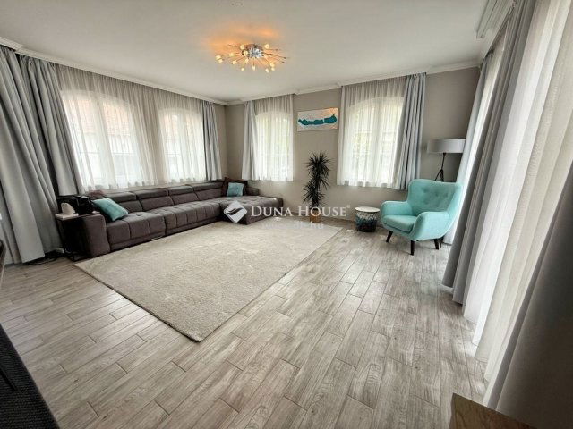 Eladó családi ház, Székesfehérvárott 165 M Ft, 6 szobás