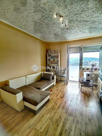 Eladó téglalakás, Komlón, Május 1. utcában 20.99 M Ft