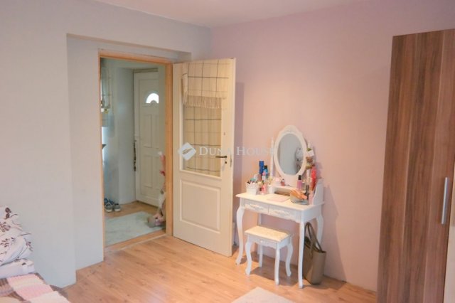 Eladó családi ház, Áporkán 59.8 M Ft, 4 szobás