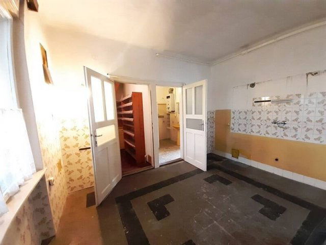 Eladó családi ház, Budapesten, IV. kerületben 95 M Ft, 2 szobás