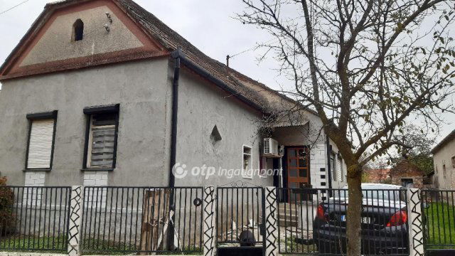 Eladó családi ház, Felsőszentmártonon 6.5 M Ft, 3 szobás