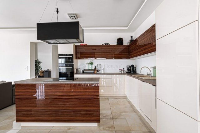 Eladó családi ház, Etyeken 279.9 M Ft, 5 szobás