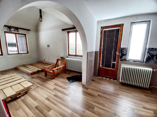 Eladó családi ház, Erdőkertesen 65 M Ft, 1+3 szobás