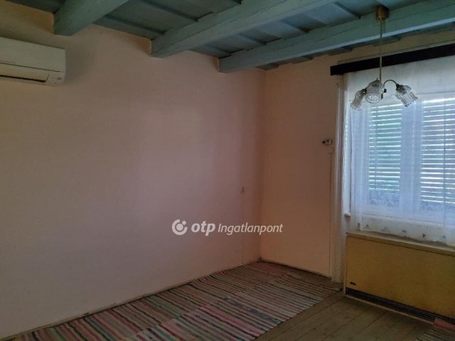 Eladó családi ház, Galgahévízen 28 M Ft, 1 szobás