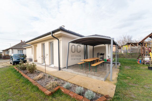 Eladó családi ház, Mikepércsen 134.5 M Ft, 5 szobás