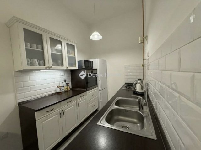 Eladó téglalakás, XII. kerületben, Hajnóczy József utcában