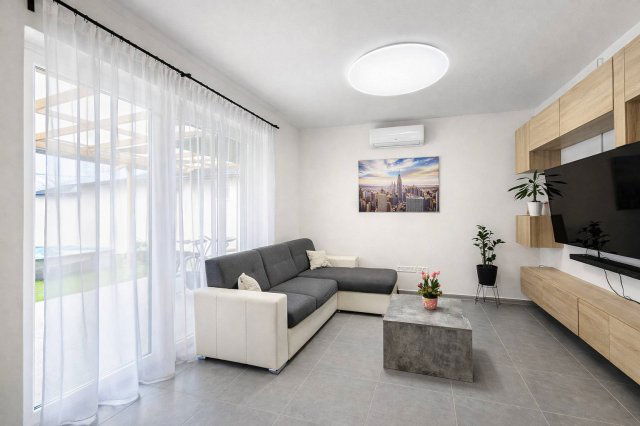 Eladó családi ház, Győrzámolyon 109.5 M Ft, 4 szobás