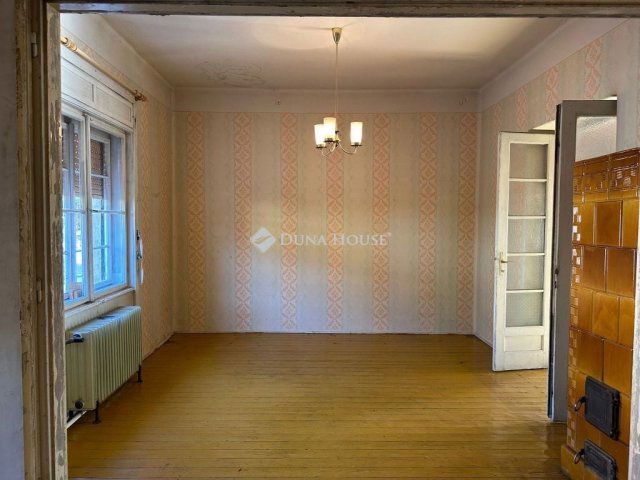 Eladó családi ház, Gyöngyösön 50 M Ft, 4 szobás