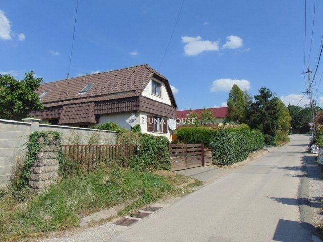 Eladó családi ház, Pécsett 84.9 M Ft, 4 szobás