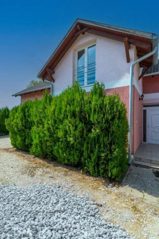 Eladó sorház, Székesfehérvárott 75 M Ft, 4 szobás