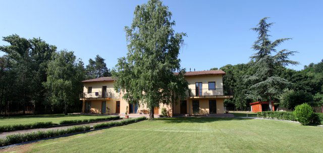 Kiadó családi ház, albérlet, Tatán 650 E Ft / hó, 3 szobás