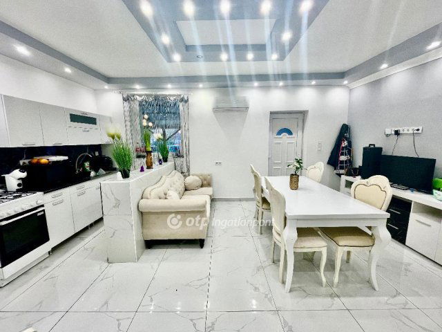 Eladó családi ház, Jászapátiban 21.5 M Ft, 2 szobás