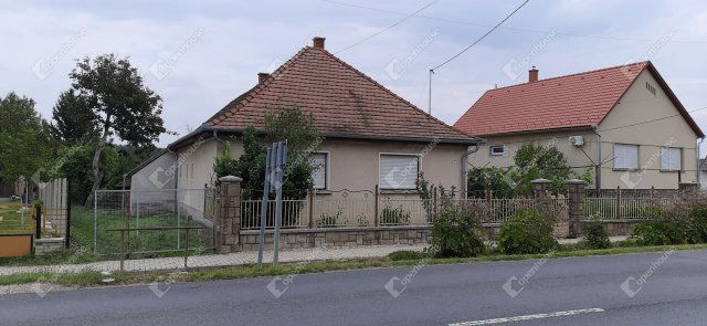 Eladó családi ház, Egerváron 38 M Ft, 3 szobás