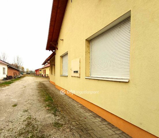 Eladó ipari ingatlan, Marcaliban 160 M Ft / költözzbe.hu