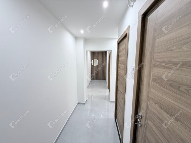 Eladó panellakás, Miskolcon 37.99 M Ft, 2 szobás