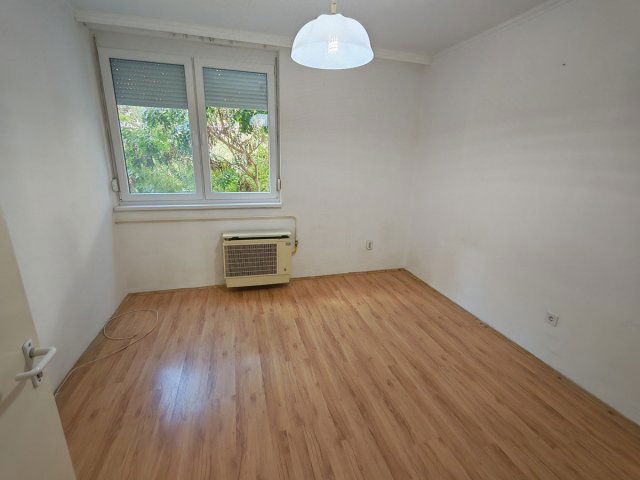 Eladó téglalakás, Debrecenben, Honvéd utcában 61 M Ft, 2 szobás