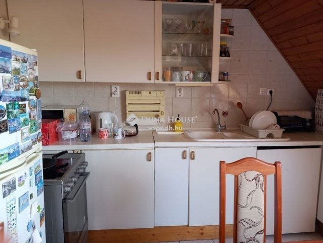 Eladó téglalakás, Solymáron 84 M Ft, 3 szobás