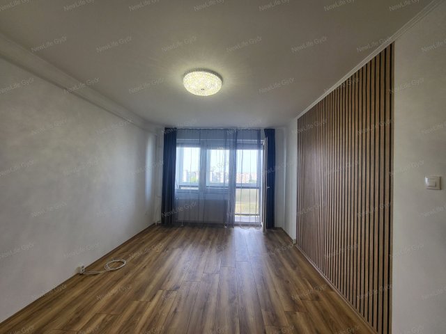 Eladó panellakás, Győrött 56.9 M Ft, 2 szobás
