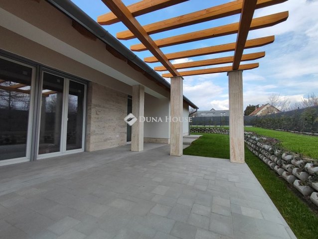 Eladó családi ház, Ráckeresztúron 84.99 M Ft, 4 szobás