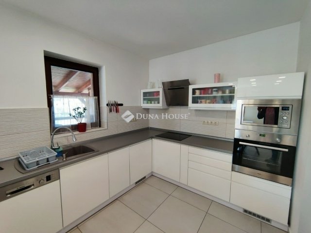 Eladó családi ház, Monoron 109 M Ft, 4 szobás