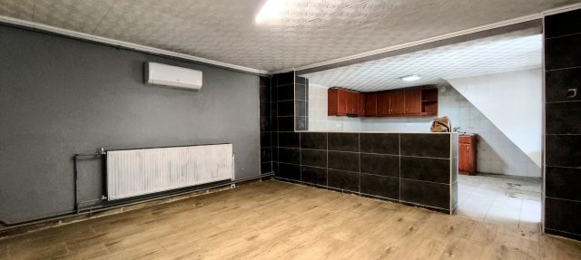 Eladó családi ház, Békésen 19.8 M Ft, 4 szobás