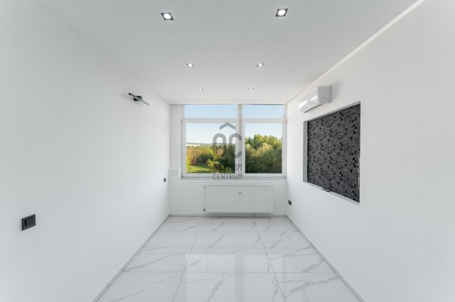 Eladó panellakás, Pétfürdőn 39.9 M Ft, 2 szobás