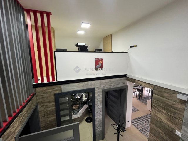 Eladó ipari ingatlan, Szentlőrinckátán 89.54 M Ft