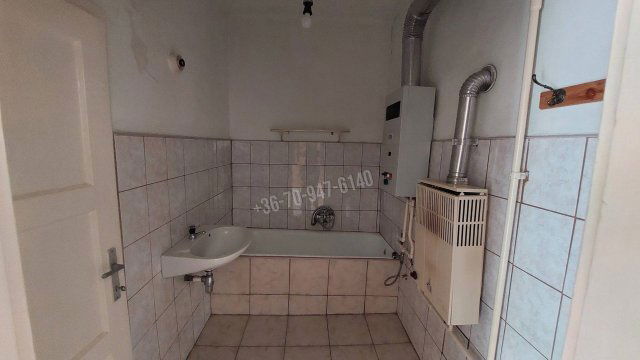 Eladó téglalakás, Sarkadon 6.3 M Ft, 1 szobás