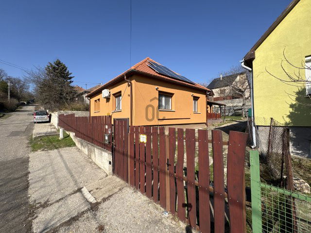 Eladó családi ház, Pécelen 99.8 M Ft, 5 szobás