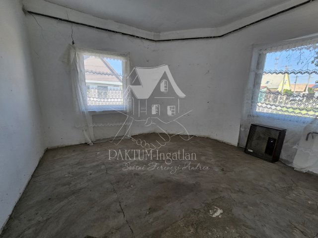 Eladó családi ház, Szolnokon 11.9 M Ft, 5 szobás