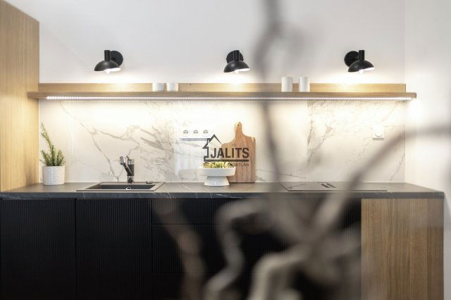 Kiadó téglalakás, albérlet, Budapesten, V. kerületben, 3 szobás