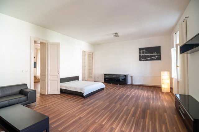 Eladó téglalakás, Budapesten, VII. kerületben, Erzsébet körúton