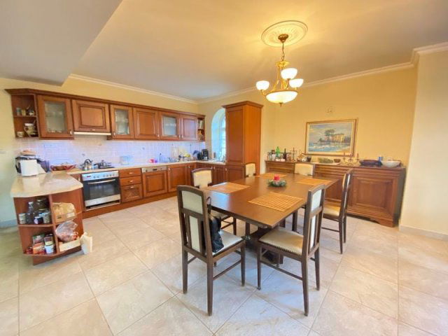 Eladó mezogazdasagi ingatlan, Vácegresen 325 M Ft